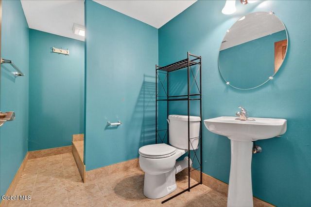 18 Lakepointe Way, Stillwater, NY 12866