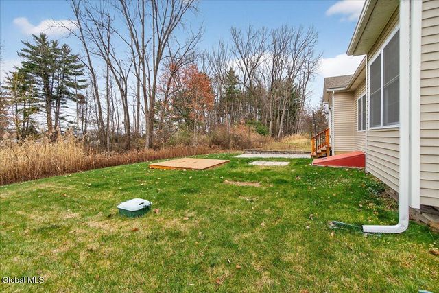 18 Lakepointe Way, Stillwater, NY 12866