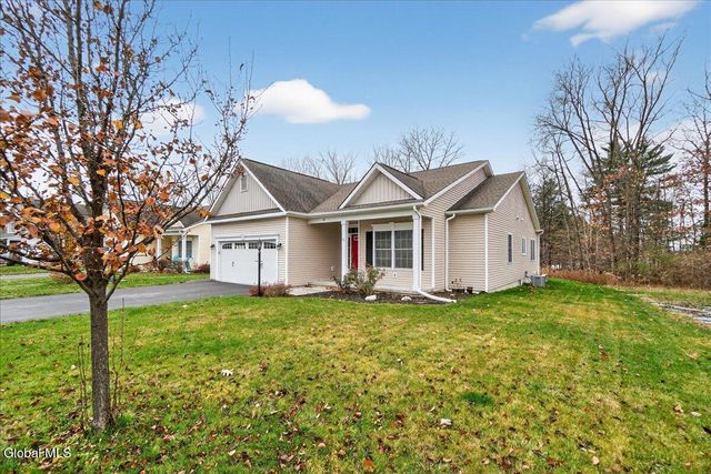 18 Lakepointe Way, Stillwater, NY 12866