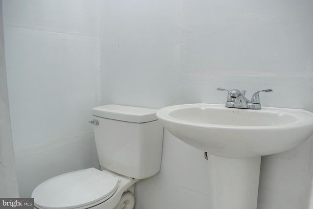 27 SHERIDAN ST N, Coal Township, PA 17866