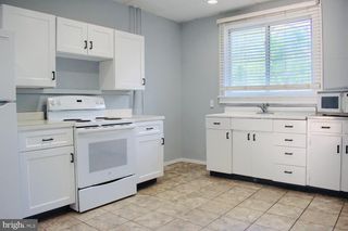 27 SHERIDAN ST N, Coal Township, PA 17866