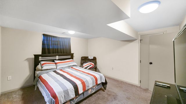 8235 Ellsworth Court, Merrillville, IN 46410