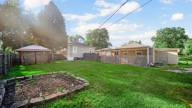 8235 Ellsworth Court, Merrillville, IN 46410