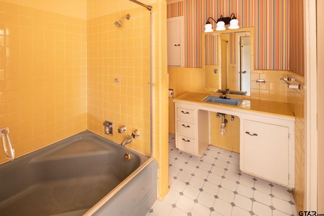 2745 Curtis, Tyler, TX 75701