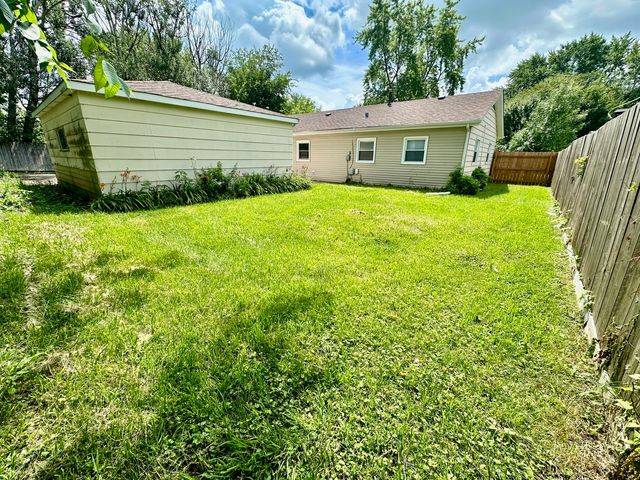 34W744 N James Drive, St. Charles, IL 60174