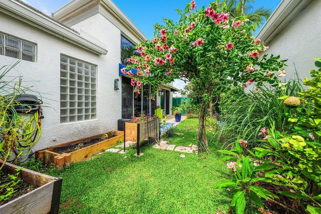 3507 NW Clubside Circle, Boca Raton, FL 33496