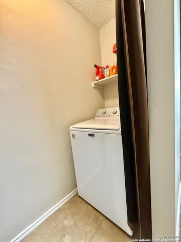 8019 Grand Bnd, San Antonio, TX 78250