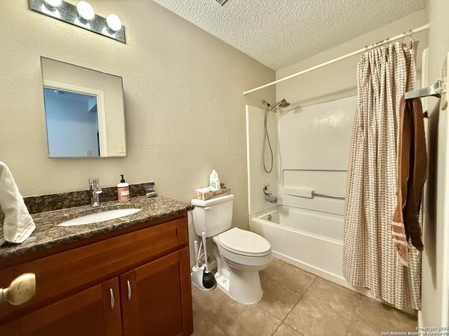 8019 Grand Bnd, San Antonio, TX 78250