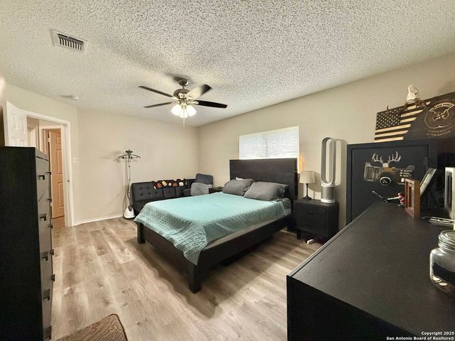 8019 Grand Bnd, San Antonio, TX 78250