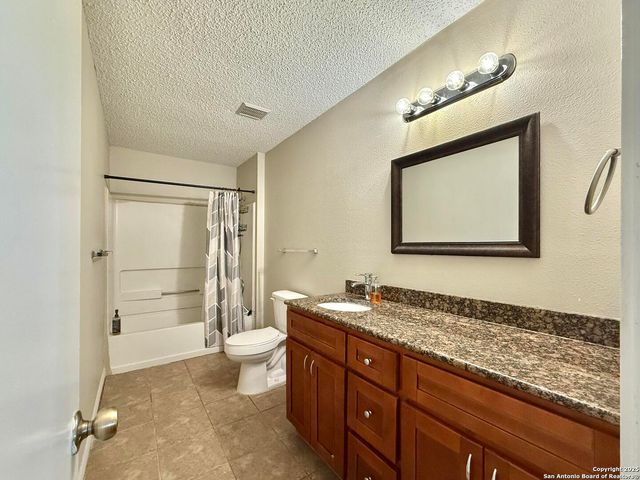 8019 Grand Bnd, San Antonio, TX 78250