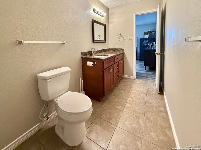 8019 Grand Bnd, San Antonio, TX 78250