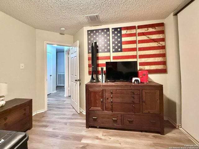 8019 Grand Bnd, San Antonio, TX 78250