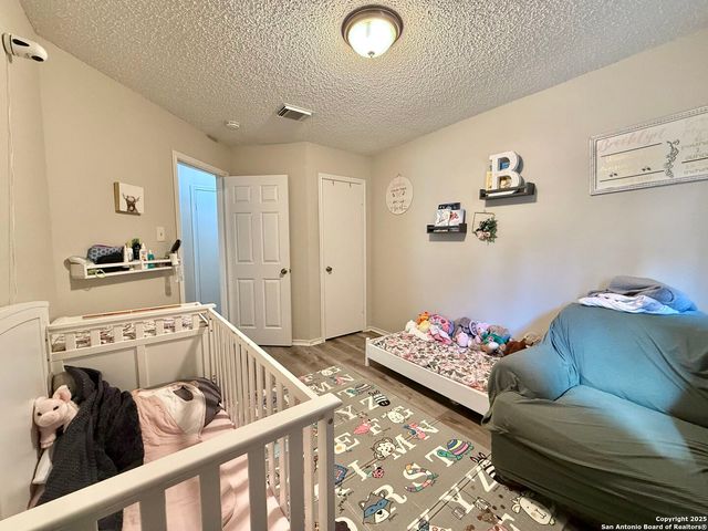 8019 Grand Bnd, San Antonio, TX 78250