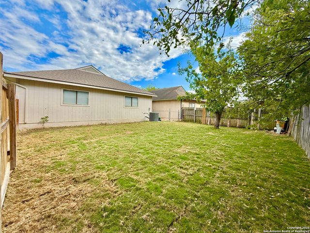8019 Grand Bnd, San Antonio, TX 78250