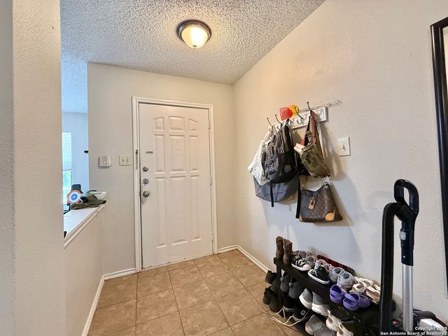 8019 Grand Bnd, San Antonio, TX 78250