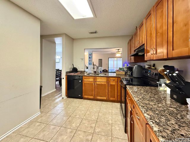 8019 Grand Bnd, San Antonio, TX 78250