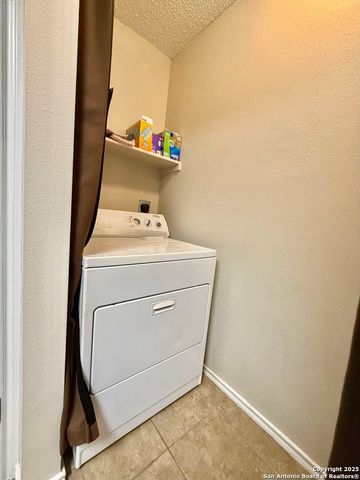 8019 Grand Bnd, San Antonio, TX 78250