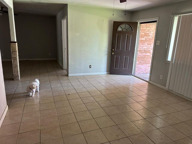 930 S Utah Street, La Porte, TX 77571