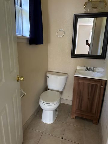 930 S Utah Street, La Porte, TX 77571
