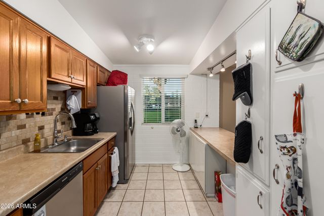 10409 W PEORIA Avenue, Sun City, AZ 85351