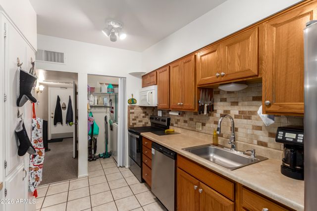 10409 W PEORIA Avenue, Sun City, AZ 85351