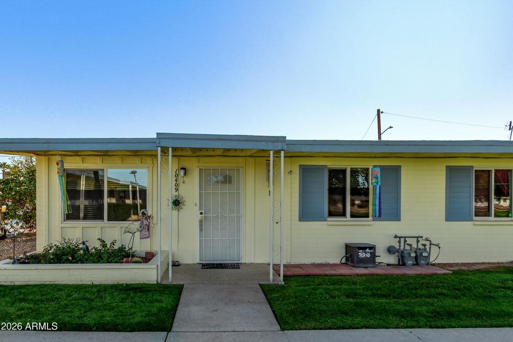 10409 W PEORIA Avenue, Sun City, AZ 85351
