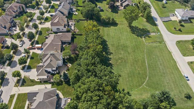 26105 Whispering Woods Circle, Plainfield, IL 60585