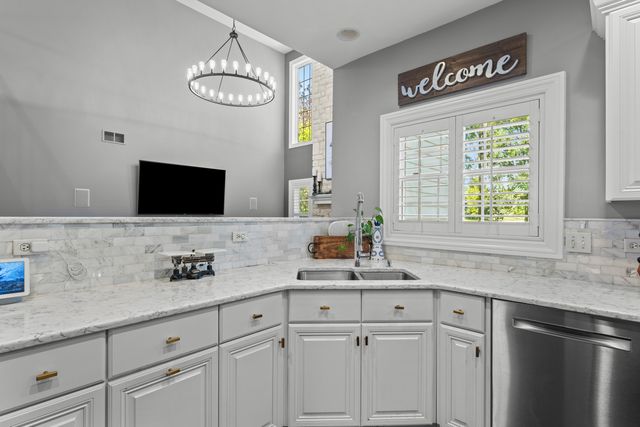 26105 Whispering Woods Circle, Plainfield, IL 60585
