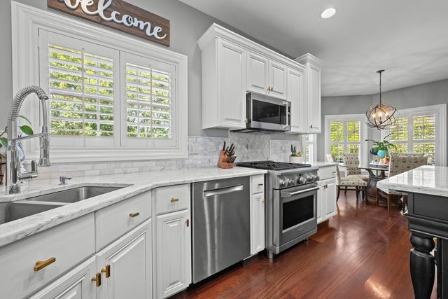 26105 Whispering Woods Circle, Plainfield, IL 60585