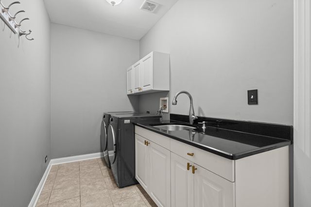 26105 Whispering Woods Circle, Plainfield, IL 60585