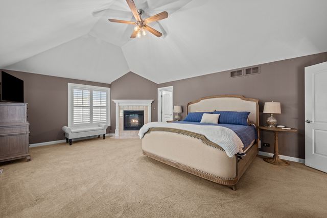26105 Whispering Woods Circle, Plainfield, IL 60585