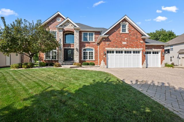 26105 Whispering Woods Circle, Plainfield, IL 60585