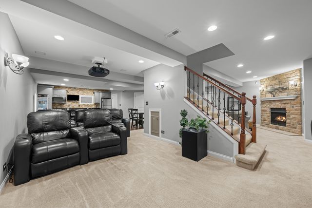 26105 Whispering Woods Circle, Plainfield, IL 60585