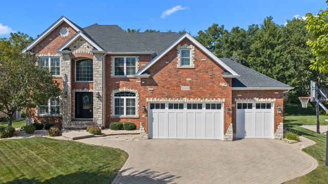 26105 Whispering Woods Circle, Plainfield, IL 60585