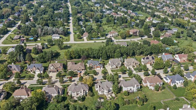 26105 Whispering Woods Circle, Plainfield, IL 60585