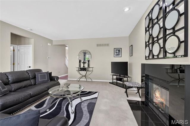 4396 Hawkins Glen Way, St Louis, MO 63129