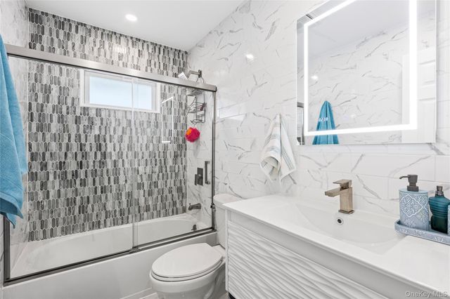 43 Wildflower Lane, Wantagh, NY 11793