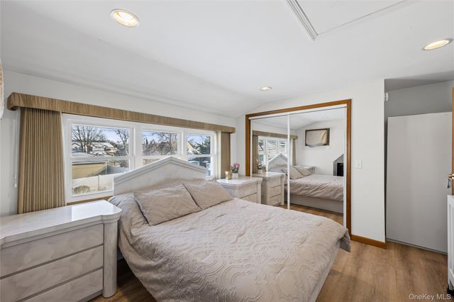 43 Wildflower Lane, Wantagh, NY 11793