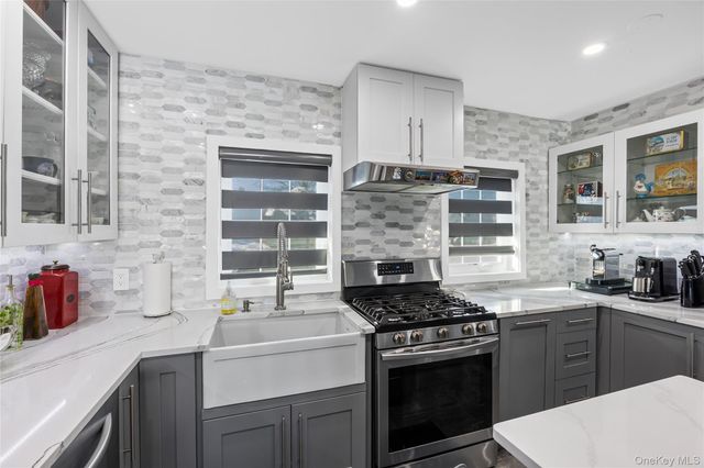 43 Wildflower Lane, Wantagh, NY 11793