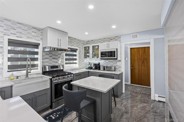 43 Wildflower Lane, Wantagh, NY 11793