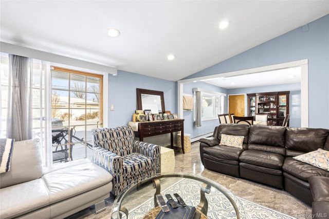 43 Wildflower Lane, Wantagh, NY 11793