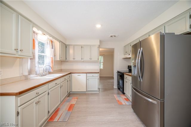106 Stoney Creek Court, Boardman, OH 44512