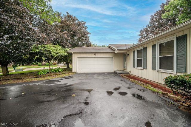 106 Stoney Creek Court, Boardman, OH 44512