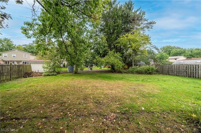 106 Stoney Creek Court, Boardman, OH 44512