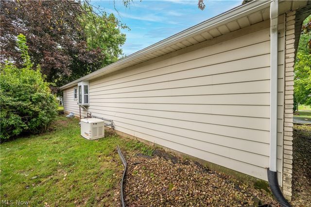 106 Stoney Creek Court, Boardman, OH 44512