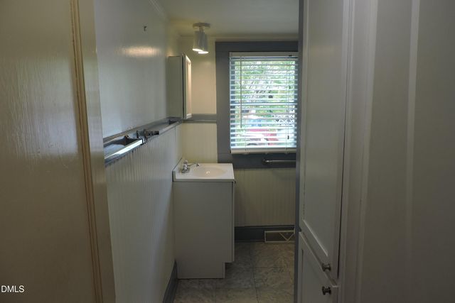 116 W West Hill Avenue S, Hillsborough, NC 27278
