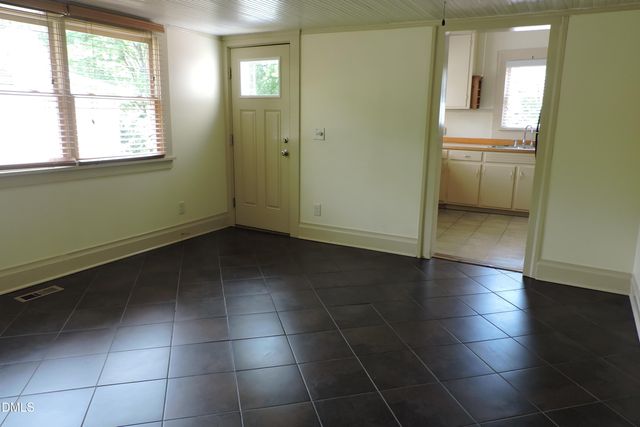 116 W West Hill Avenue S, Hillsborough, NC 27278