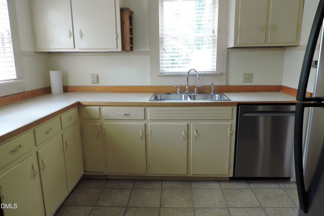 116 W West Hill Avenue S, Hillsborough, NC 27278