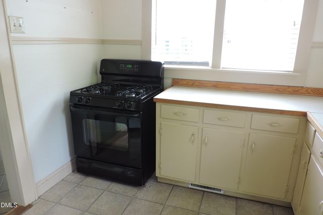 116 W West Hill Avenue S, Hillsborough, NC 27278