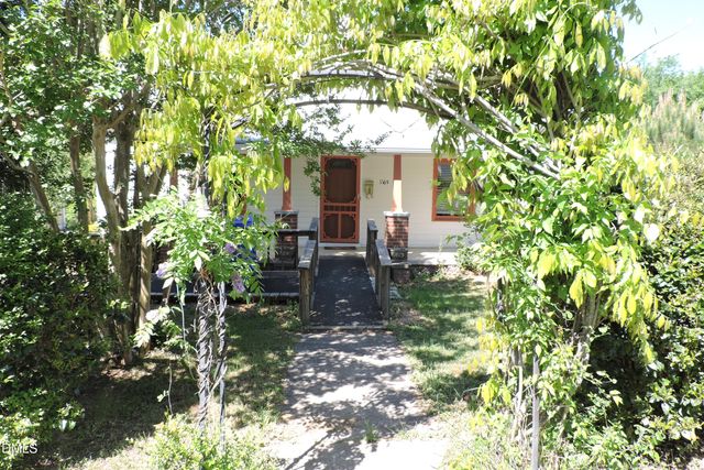 116 W West Hill Avenue S, Hillsborough, NC 27278